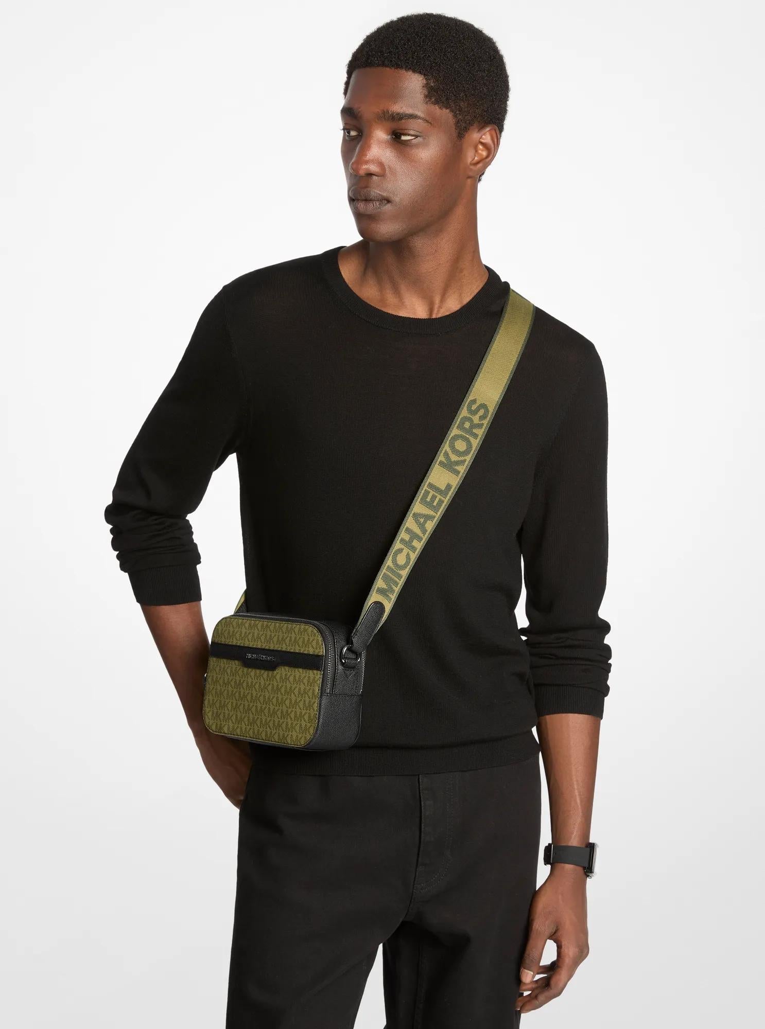 Michael Kors Hudson Signature Signature Logo Camera Crossbody Bag Bag