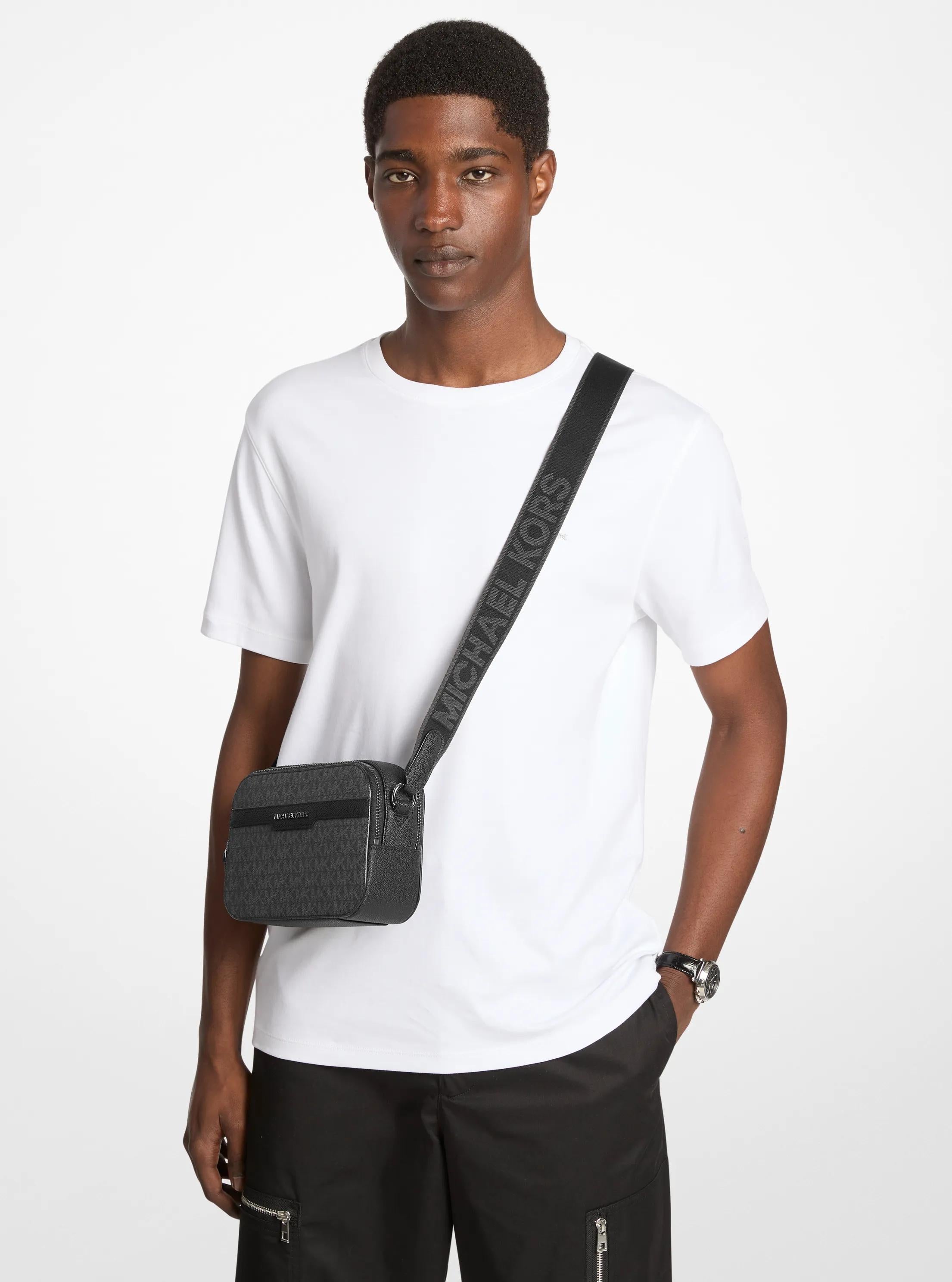 Michael Kors Hudson Signature Signature Logo Camera Crossbody Bag Bag